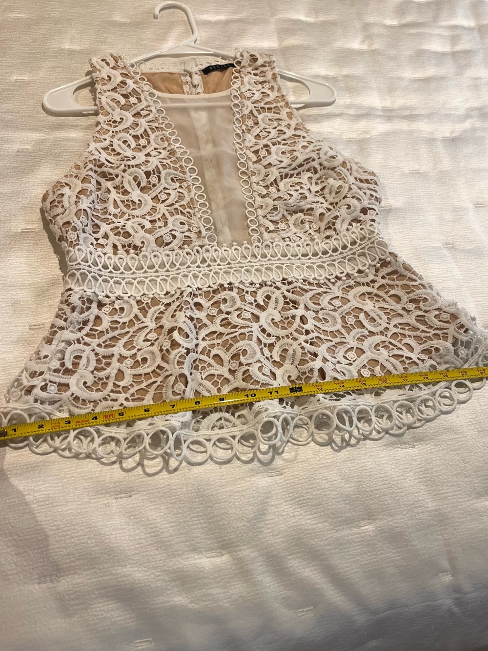White Beautiful Sleeveless Lace Peplum Blouse - Picture 12 of 15